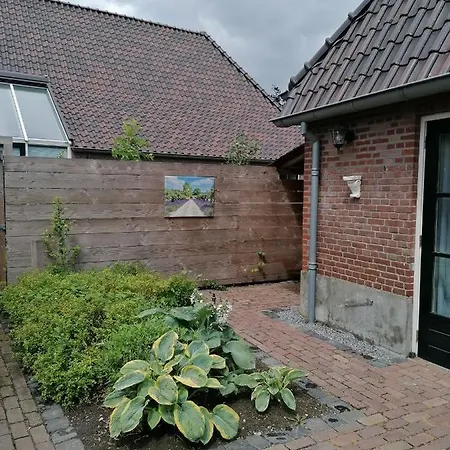 D'n Uilenhof Haren Bed & Breakfast