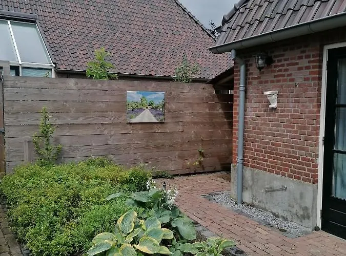 D'n Uilenhof Bed & Breakfast